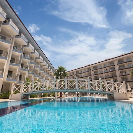 Ramada Hotel & Suites By Wyndham Kusadasi Luaran gambar
