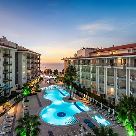 Ramada Hotel & Suites By Wyndham Kusadasi Luaran gambar