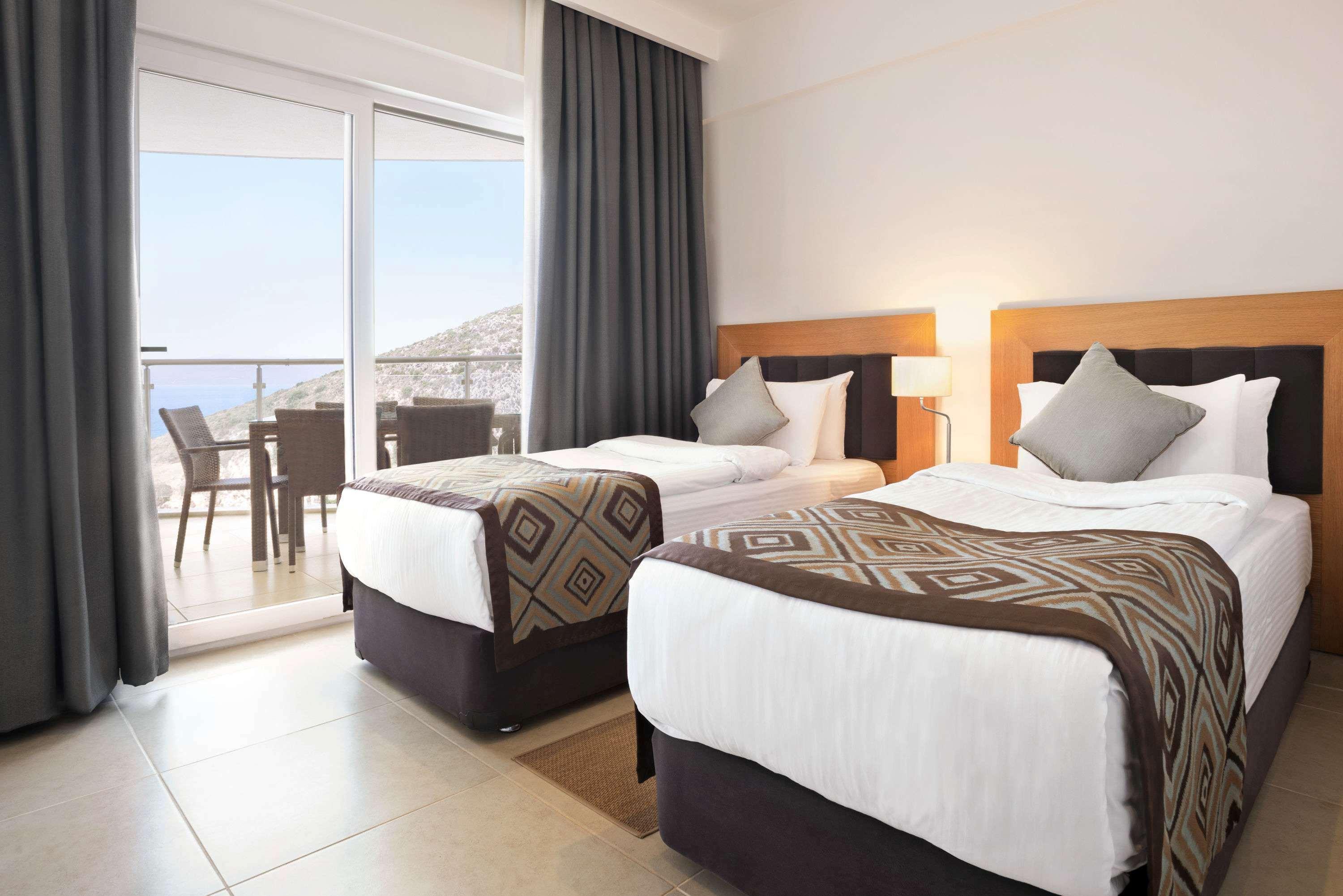 Ramada Hotel & Suites By Wyndham Kusadasi Luaran gambar