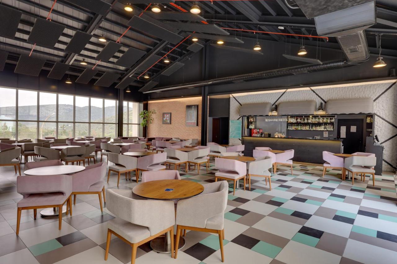 Ramada Hotel & Suites By Wyndham Kusadasi Luaran gambar