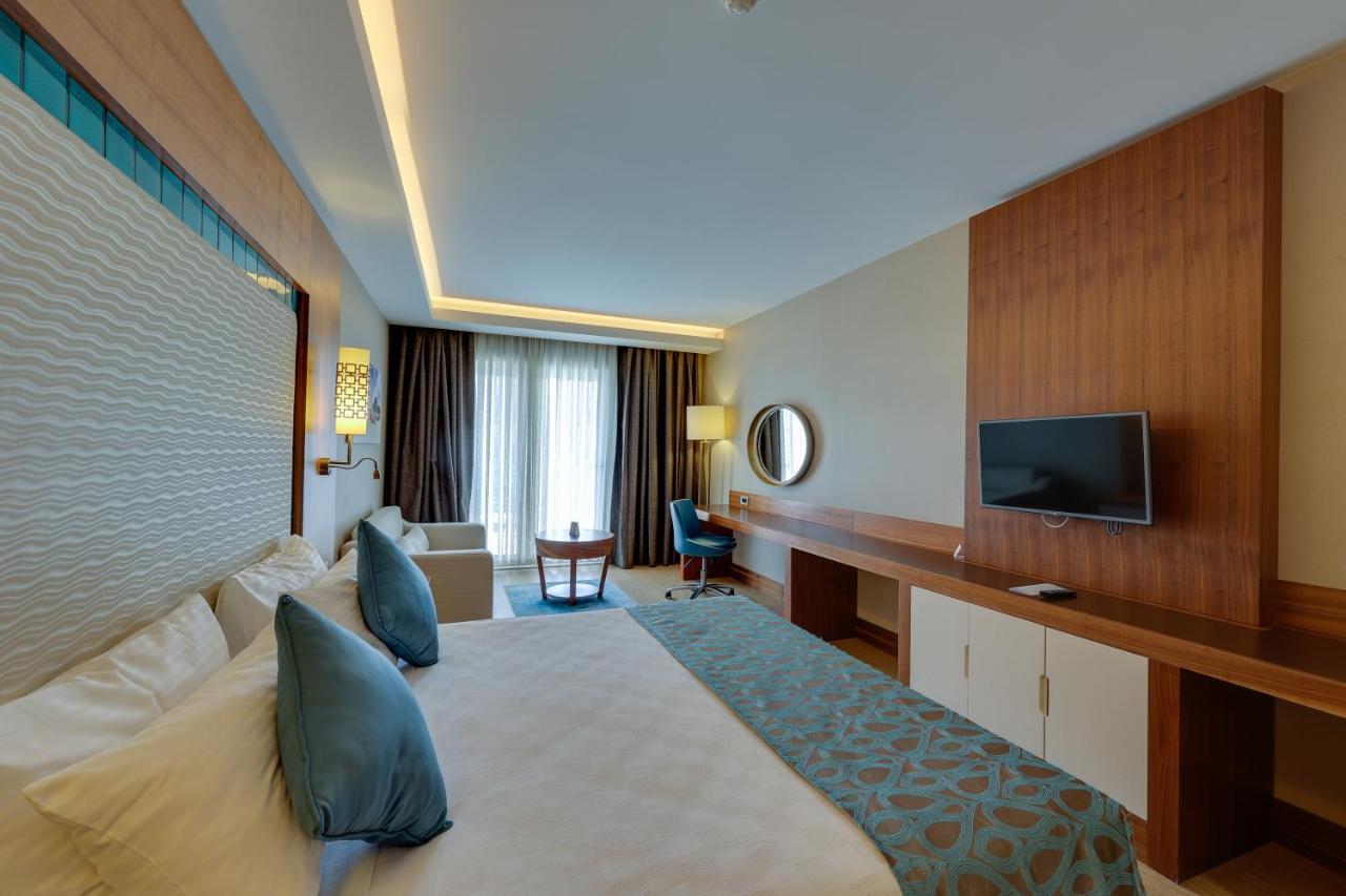 Ramada Hotel & Suites By Wyndham Kusadasi Luaran gambar