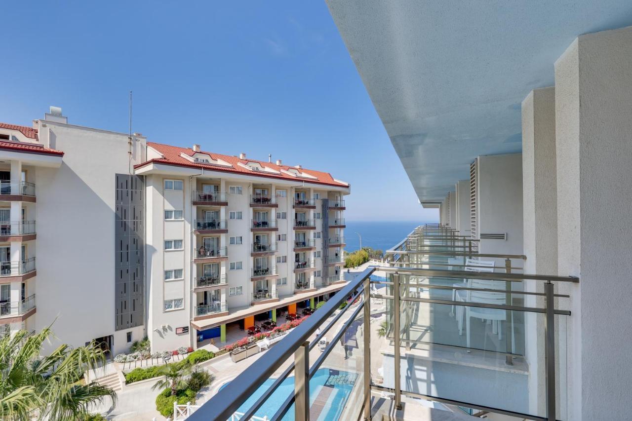 Ramada Hotel & Suites By Wyndham Kusadasi Luaran gambar
