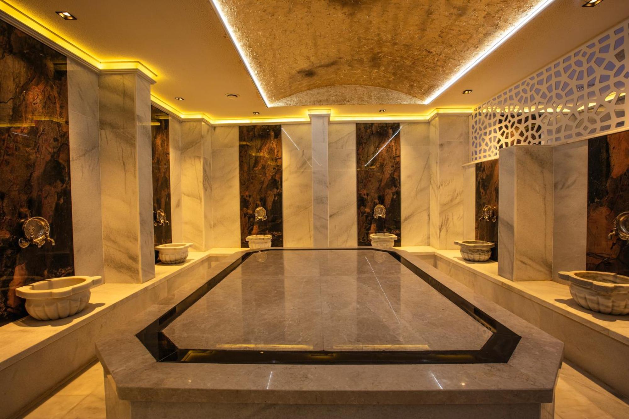 Ramada Hotel & Suites By Wyndham Kusadasi Luaran gambar